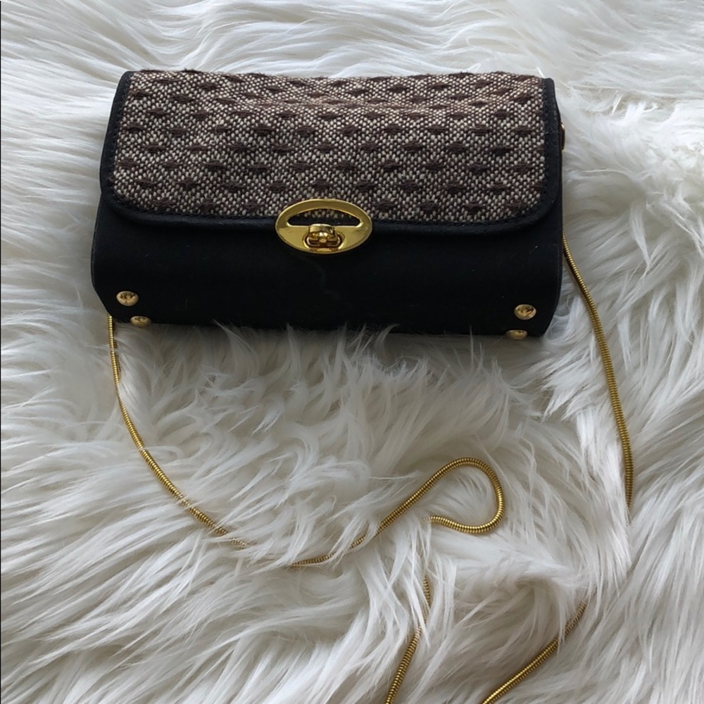 Vintage shoulder purse with gold strap